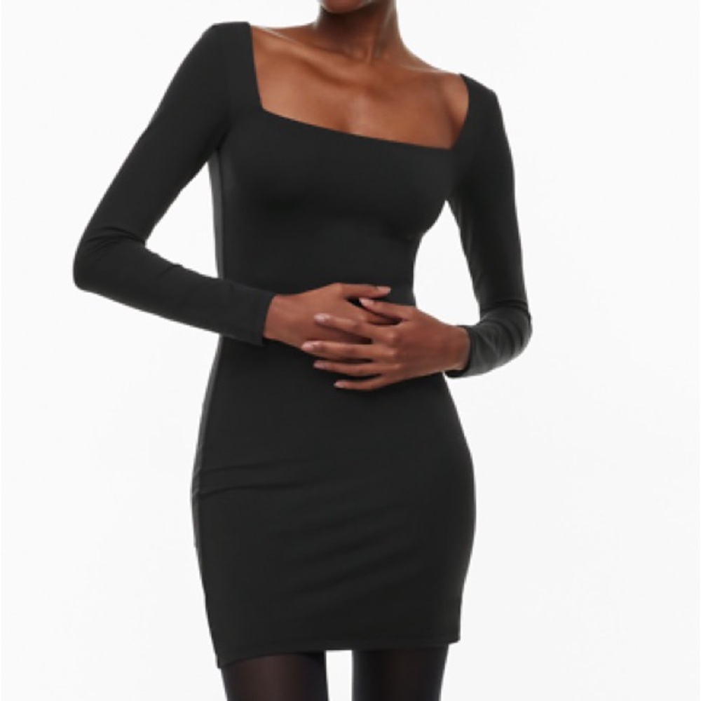 Aritzia Babaton Square Neck Contour Long Sleeve Dress / XXS
